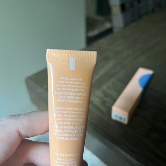 Nuria Triple Action Eye Cream - Picture 3 of 5